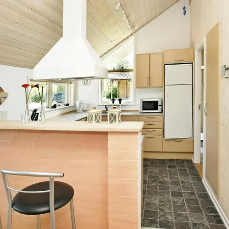 Three-bedroom Holiday In Roslev 7 펜션