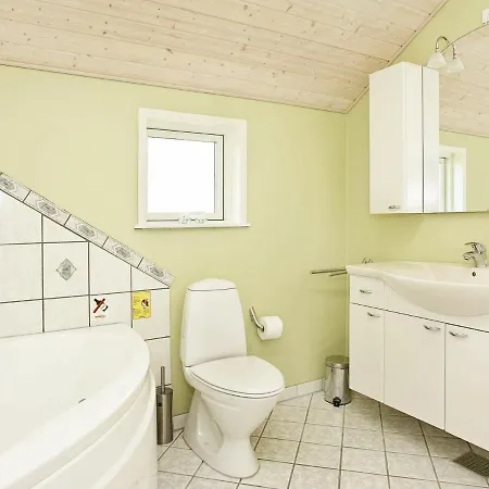 Three-bedroom Holiday In Roslev 7 Vester Grønning