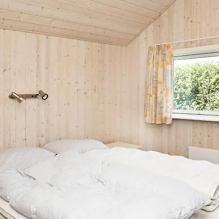 Three-bedroom Holiday In Roslev 7 펜션 *